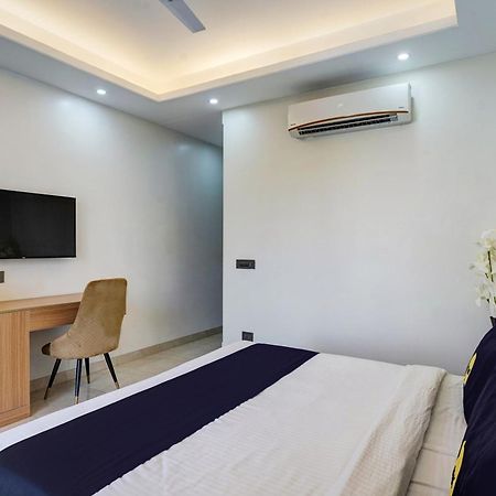 Hotel O Parkinn Гургаон Экстерьер фото
