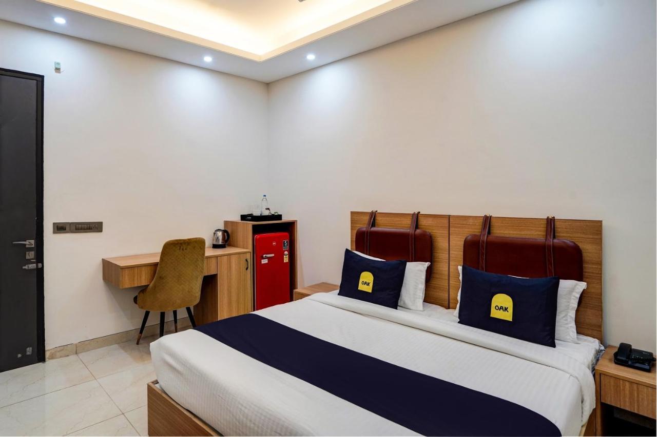 Hotel O Parkinn Гургаон Экстерьер фото