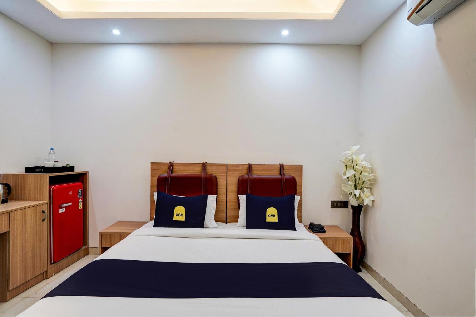 Hotel O Parkinn Гургаон Экстерьер фото