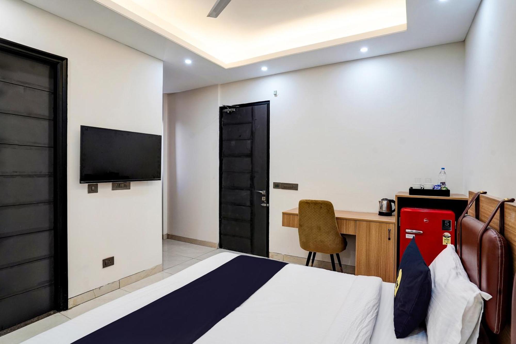 Hotel O Parkinn Гургаон Экстерьер фото